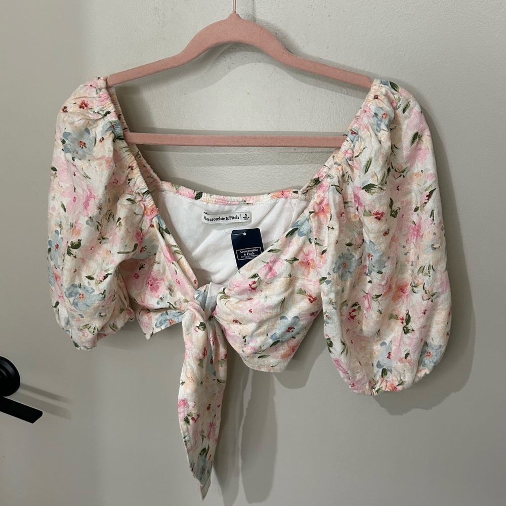 NWT Abercrombie & Fitch Pink & White Floral Tie Front Puffy Sleeves Crop Top